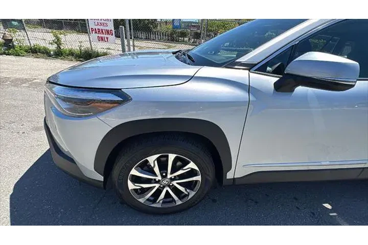 $30500 : Toyota Corolla Cross 2024 AW image 9