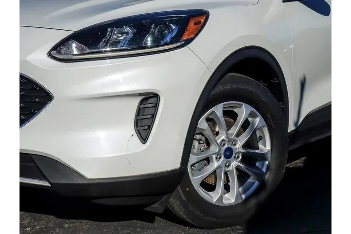$16880 : Ford Escape 2020 AWD SE 4dr image 3