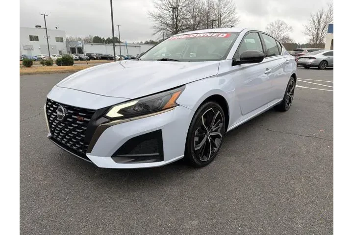 $22061 : Nissan Altima 2024 2.5 SR 4d image 3