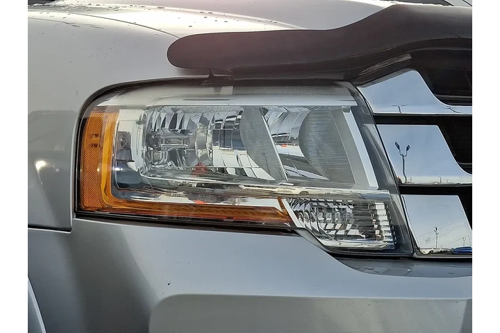 $17987 : Ford Expedition 2016 4x4 XLT image 4