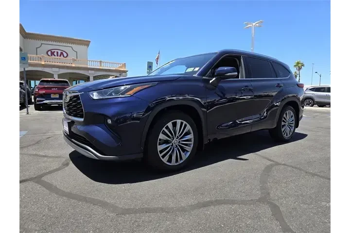 $31885 : Toyota Highlander 2021 AWD P image 2