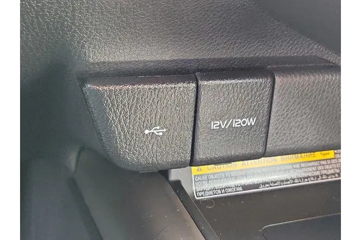 $27900 : Toyota Camry 2021 XSE 4dr Se image 10