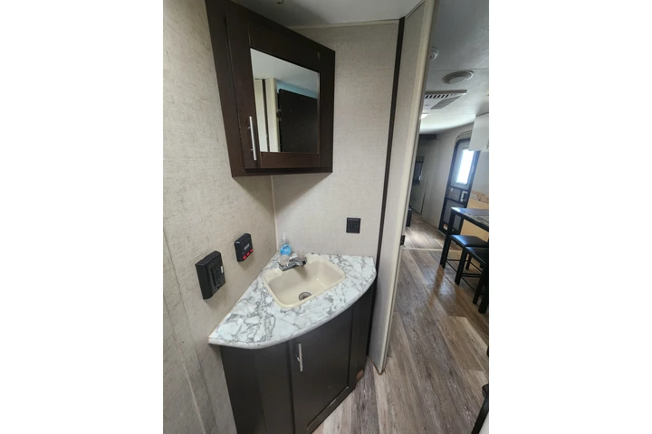 $1300 : Rento un trailers con entrada image 2