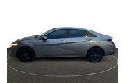 $18289 : Hyundai ELANTRA 2022 SEL 4dr thumbnail