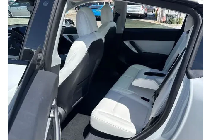 $31800 : Tesla Model Y 2021 AWD Long image 7