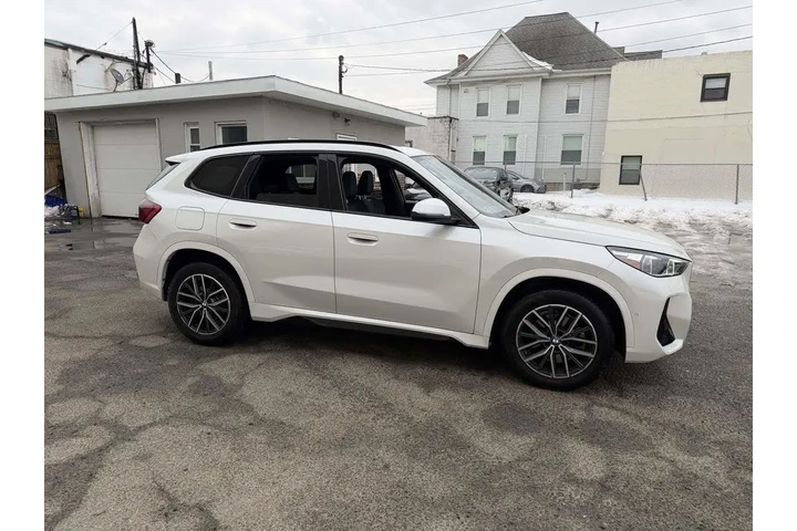$37688 : BMW X1 2025 AWD xDrive28i 4d image 8