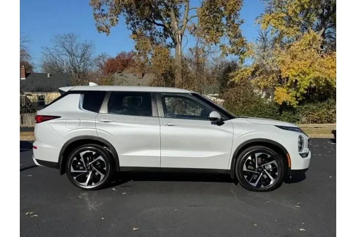 $24533 : Mitsubishi Outlander 2023 AW image 8