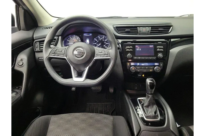 $14998 : Nissan Rogue Sport 2017 S 4d image 9