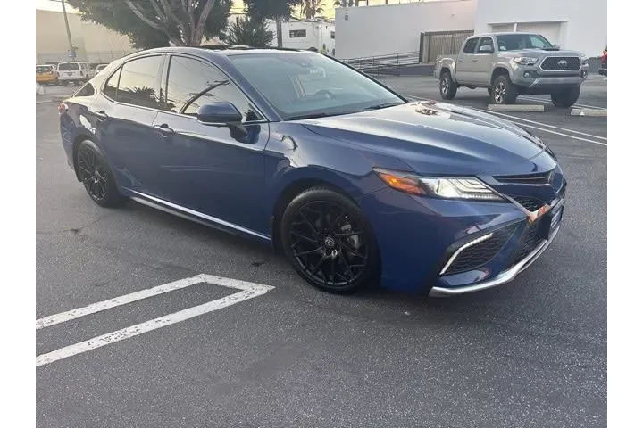 $33827 : Toyota Camry 2024 XSE V6 4dr image 8