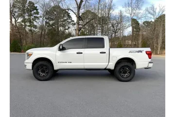 $28900 : 2018 TITAN SV image 5