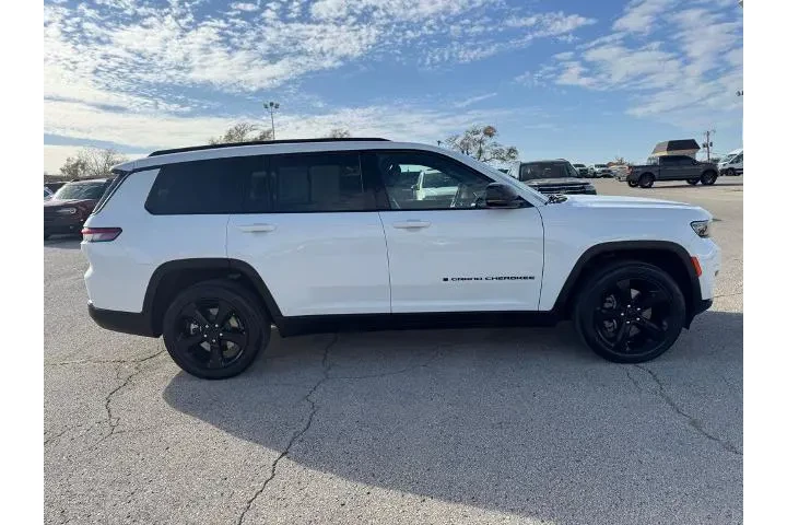 $29929 : Jeep Grand Cherokee L 2021 4 image 4
