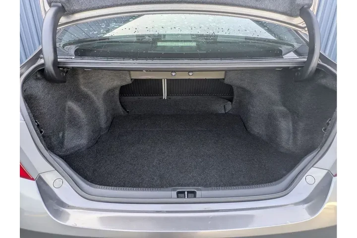 $16988 : Toyota Camry 2017 SE 4dr Sed image 9