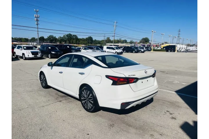 $16450 : 2023 Altima 2.5 SV image 5