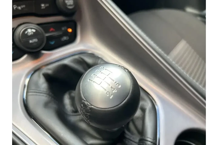 $39966 : Dodge Challenger 2023 R/T 2d image 8