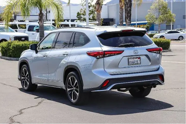 $31995 : Toyota Highlander 2021 XSE 4 image 6