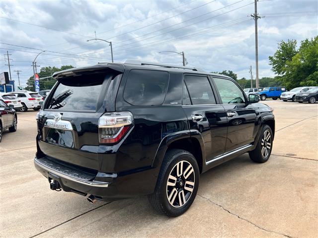 $28995 : 2018 4Runner image 6