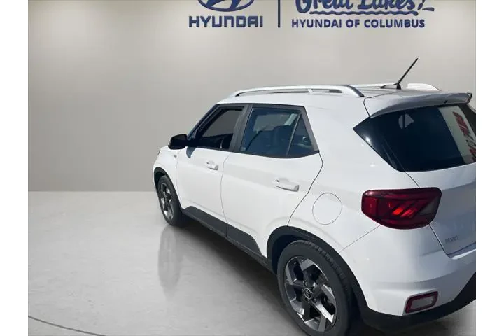 $17377 : Hyundai VENUE 2023 SEL 4dr C image 4