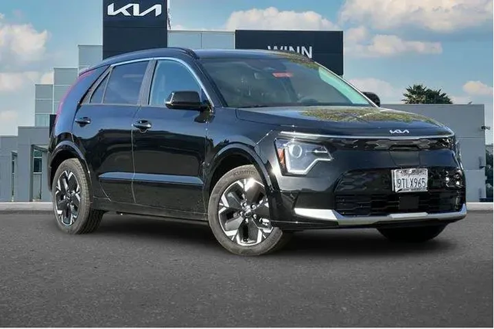 $20420 : Kia Niro EV 2024 Wind 4dr Cr image 2