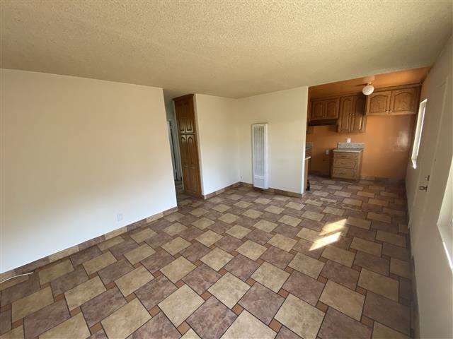 $2250 : Big Apt. 2 bed-1Bath beautiful image 2