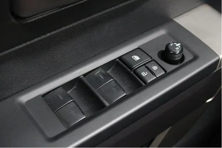 $35945 : Toyota Tundra 2022 4x2 SR5 4 image 4