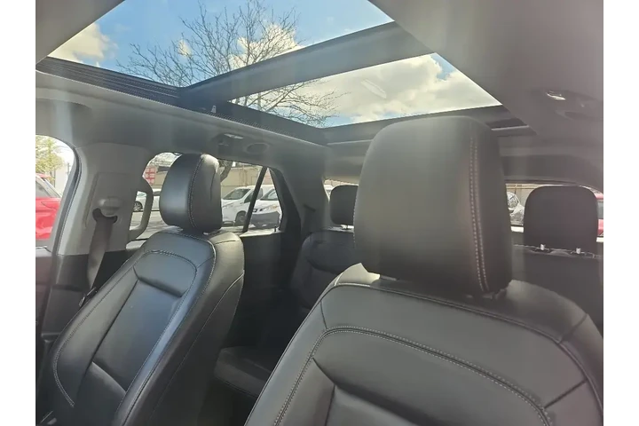 $33000 : Ford Explorer 2023 AWD XLT 4 image 4