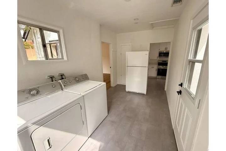 $2450 : 3Bed/2Bath House In Lynwood image 9