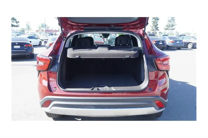 $22984 : 2025 Trax LT image 8