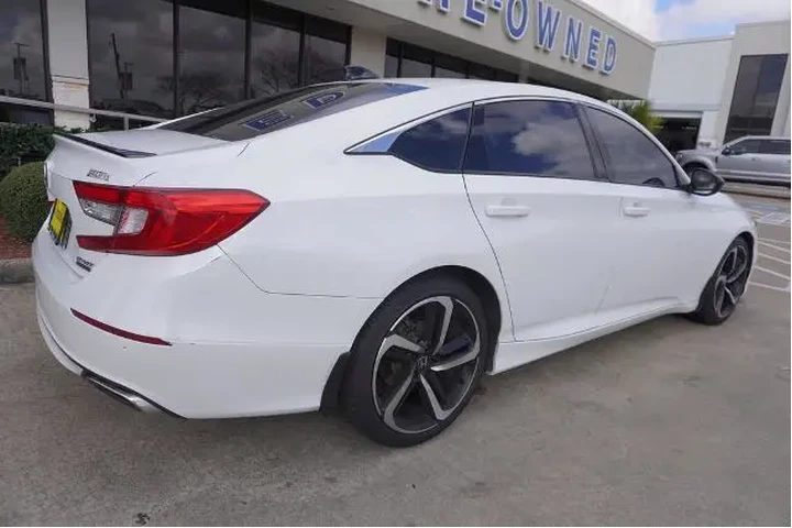 $20488 : Honda Accord 2021 Sport Spec image 6