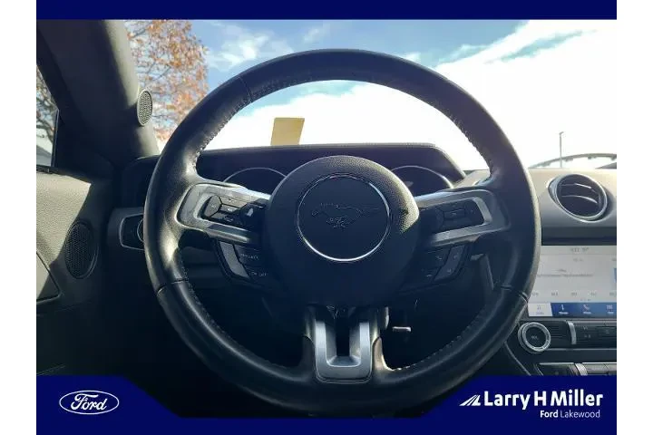 $25000 : Ford Mustang 2022 EcoBoost P image 9