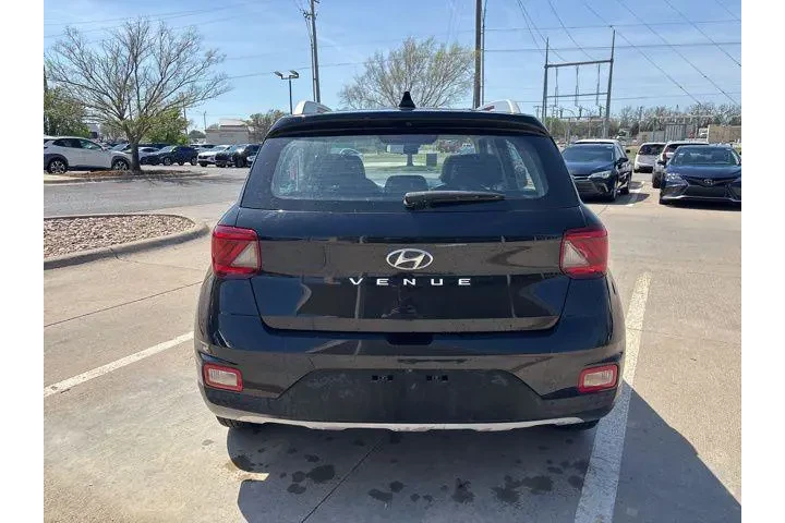 $9998 : Hyundai VENUE 2020 SEL 4dr C image 5