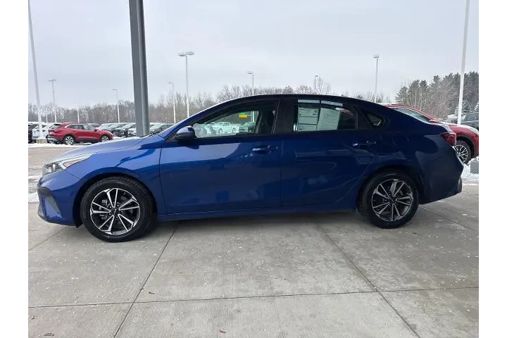 $18900 : Kia Forte 2024 LXS 4dr Sedan image 4