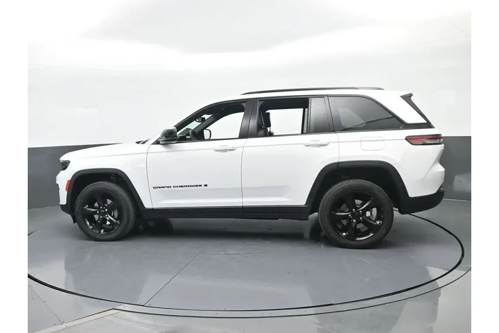$28990 : Jeep Grand Cherokee 2023 4x2 image 3