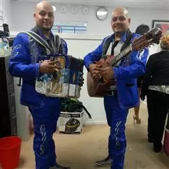 NORTEÑO BANDA CON TUBA Y DJ < image 4