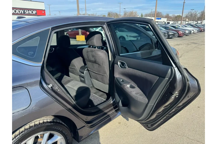 $5980 : 2015 Sentra 4dr Sdn SR image 9