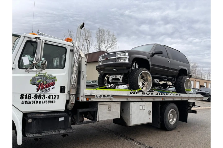 Picazo Towing LLC image 3