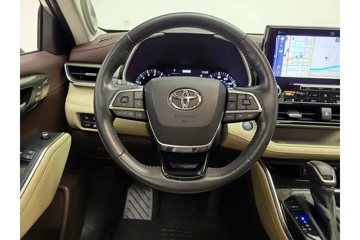 $31998 : Toyota Highlander 2020 Limit image 10