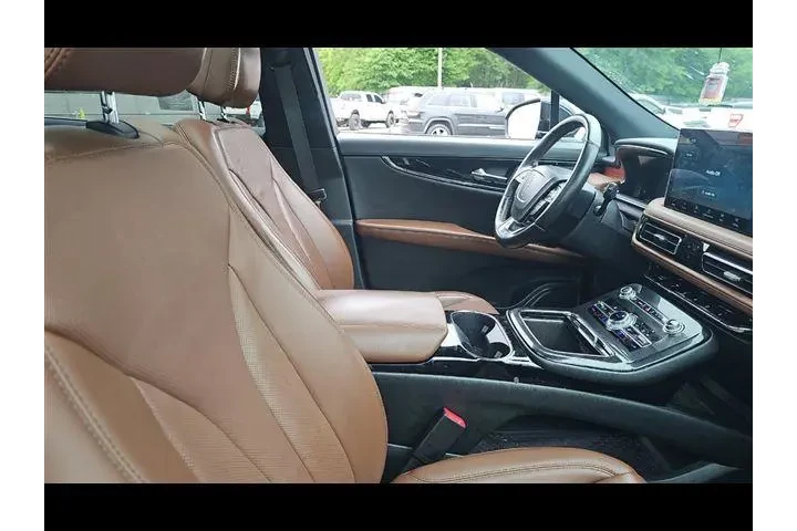 $29765 : Lincoln Nautilus 2023 Reserv image 6