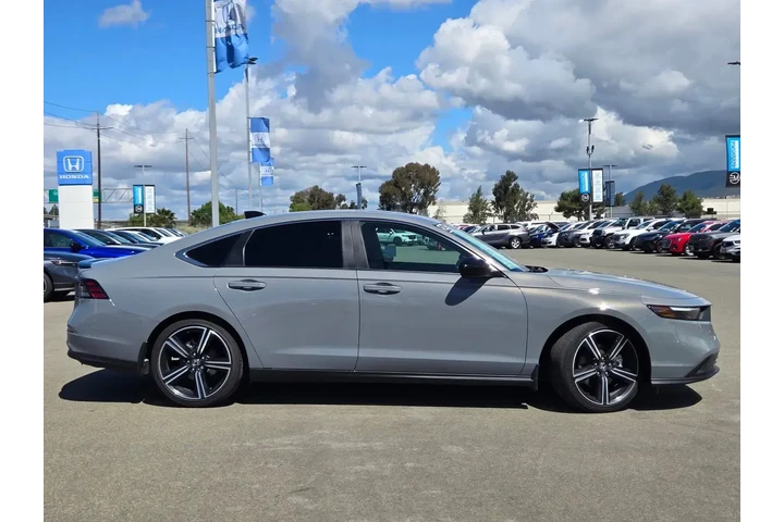 $31998 : Honda Accord Hybrid 2025 Spo image 8