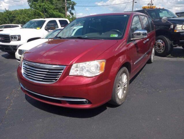 $8500 : 2013 Town and Country Touring image 3