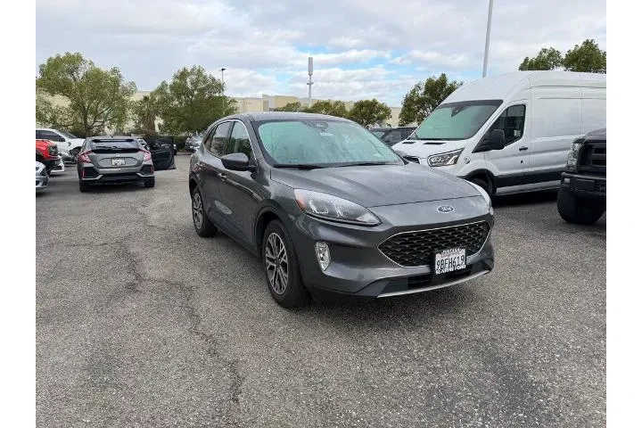 $19800 : Ford Escape 2022 SEL 4dr SUV image 2