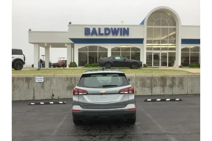 $19788 : Chevrolet Equinox 2023 LS 4d image 6