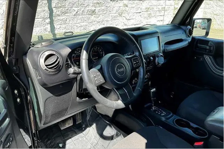 $27995 : Jeep Wrangler Unlimited 2017 image 2