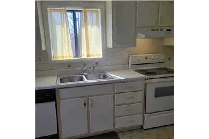 $1000 : Rental property with 2 bedro image 5