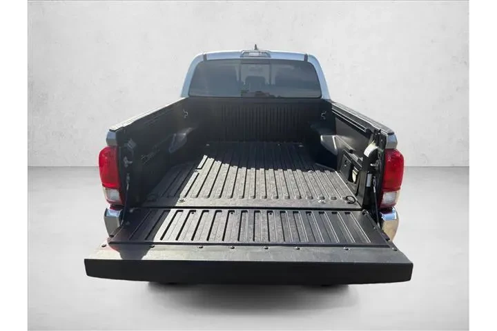 $30500 : Toyota Tacoma 2017 4x2 TRD O image 6