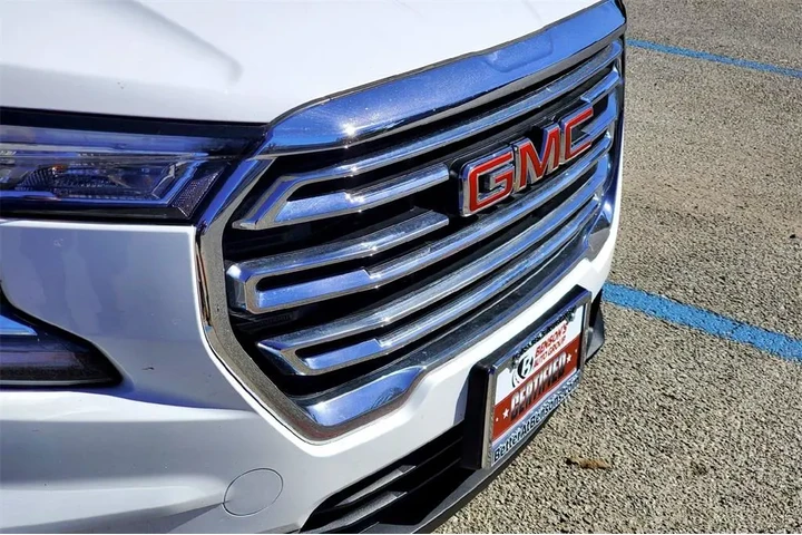 $24581 : GMC Terrain 2024 AWD SLT 4dr image 3