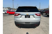 2021 Traverse AWD 4dr LS w/1LS thumbnail