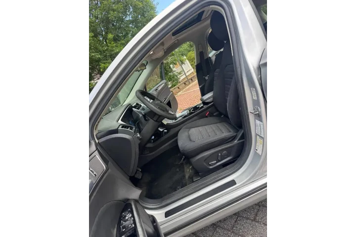 $4500 : 2016 Fusion SE image 9