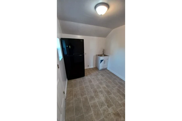 $1550 : Recamara en Renta image 5