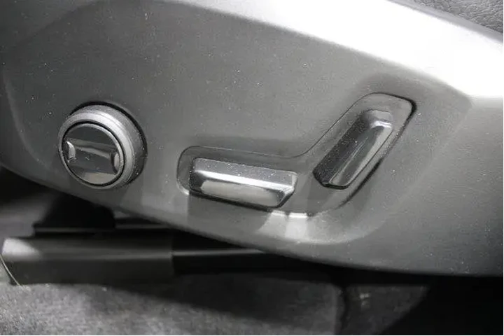 $29959 : Volvo XC60 2023 AWD B5 Plus image 4