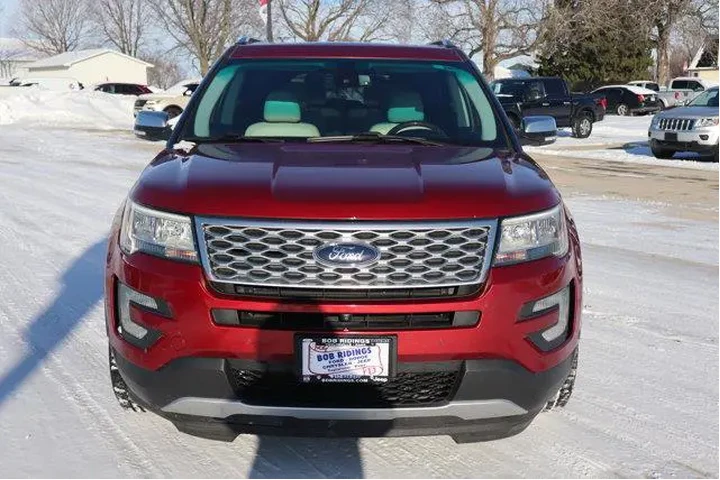 $18990 : Ford Explorer 2017 AWD Plati image 2